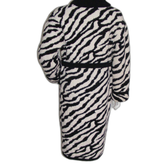 ZEBRA Robe, S/M, Chenille Knit, KASHWERE, Plush/Heavy, Black/White, Pockets - Picture 4 of 10